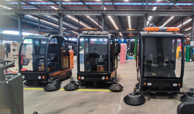 工厂使用荣事达驾驶式扫地机需要注意什么