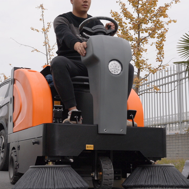 吉林大学采购DS120驾驶式扫地机